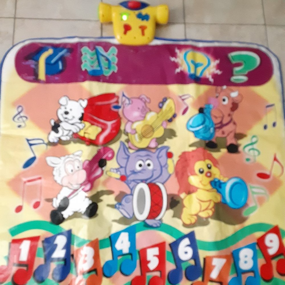 toy quest step and learn mat